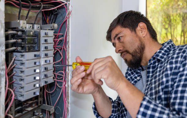 Best Affordable Emergency Electrician  in Deenwood, GA